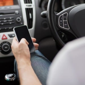 Mobile-phone-driving-texting-fleet-news