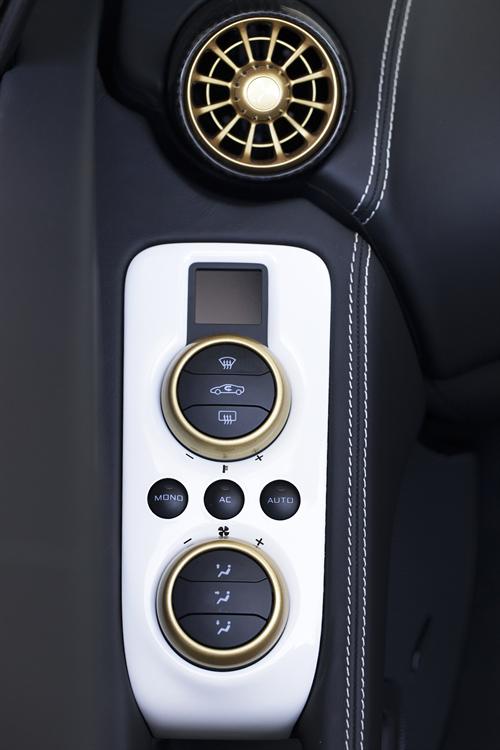 McLaren 650S Spider Al Saharagold
