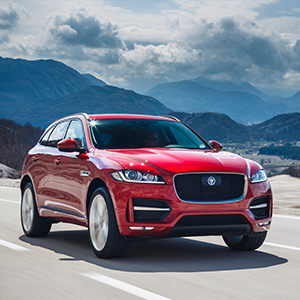 Jaguar F-Pace: Italian Racing Red
