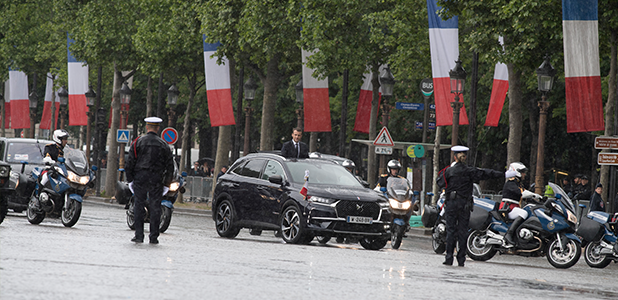 DS 7 CROSSBACK, French Presidency car arrives at the Elysee
