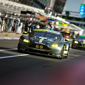 Pole position and Le Mans lap record for Aston Martin Racing