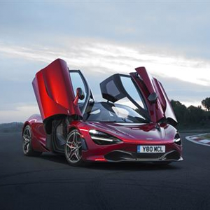 McLaren 720S in Memphis Red