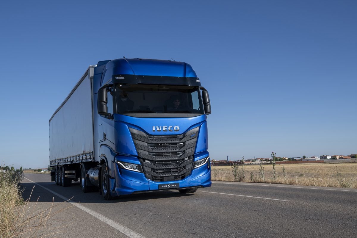 IVECO launches new IVECO SWAY the 100 connected, drivercentric long