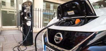 Nissan-LEAF-Charging-7