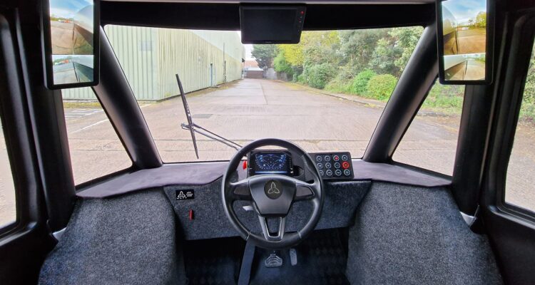 Centralised driving position