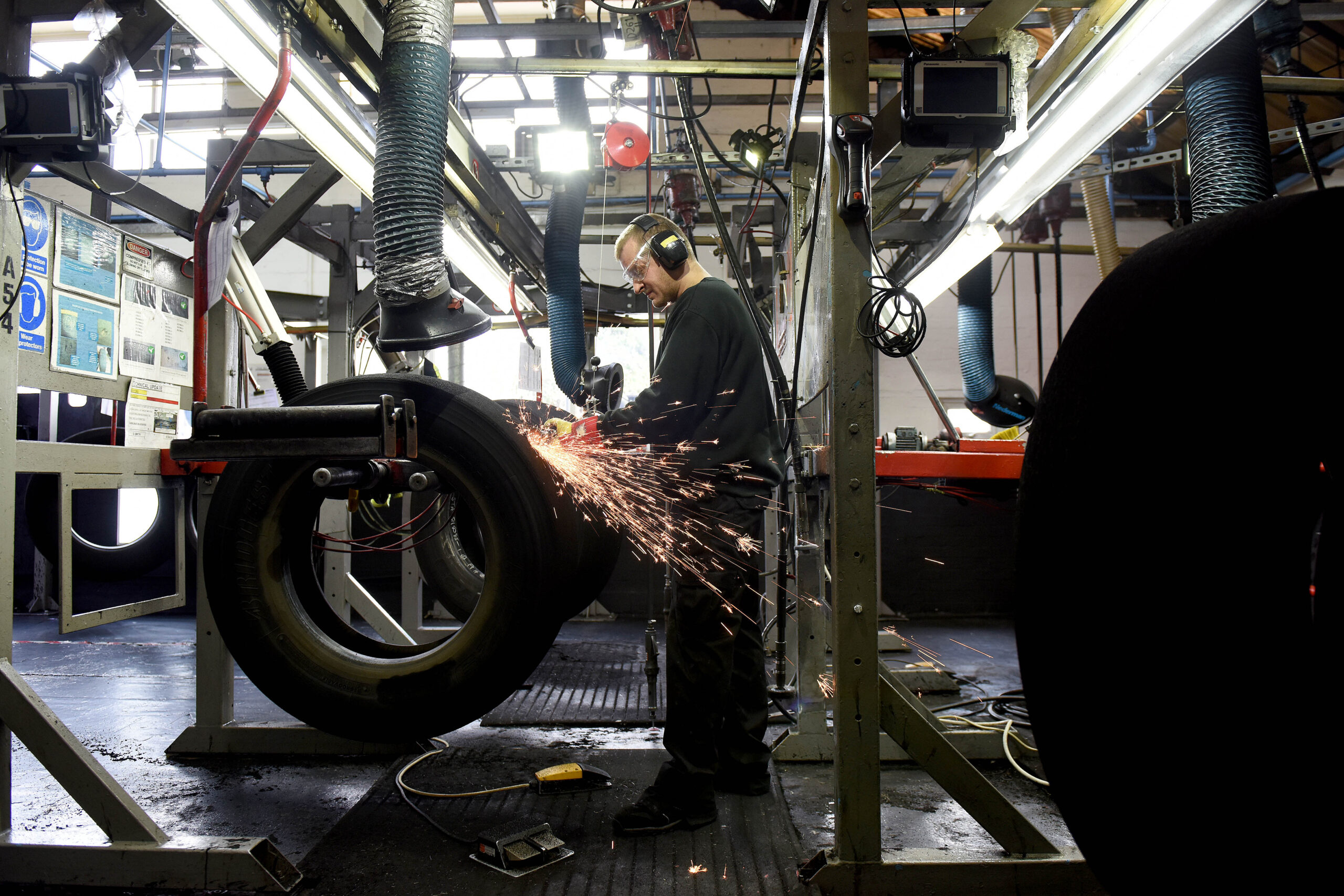 Retreading Tyres