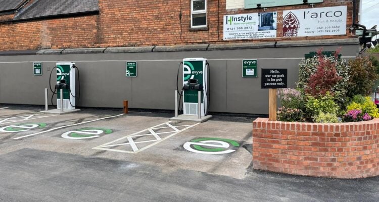Ultra Rapid Charging points Four Oaks