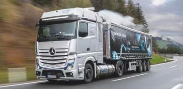 Mercedes-Benz hydrogen truck