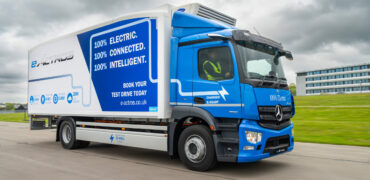 Fridge-bodied eActros electric truck.