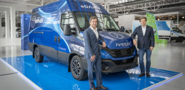Gerrit Marx, CEO, Iveco Group, and Giorgio Delpiano, Senior Vice President Business Mobility at Shell