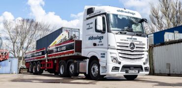 Old Haulage's new Actros tractor