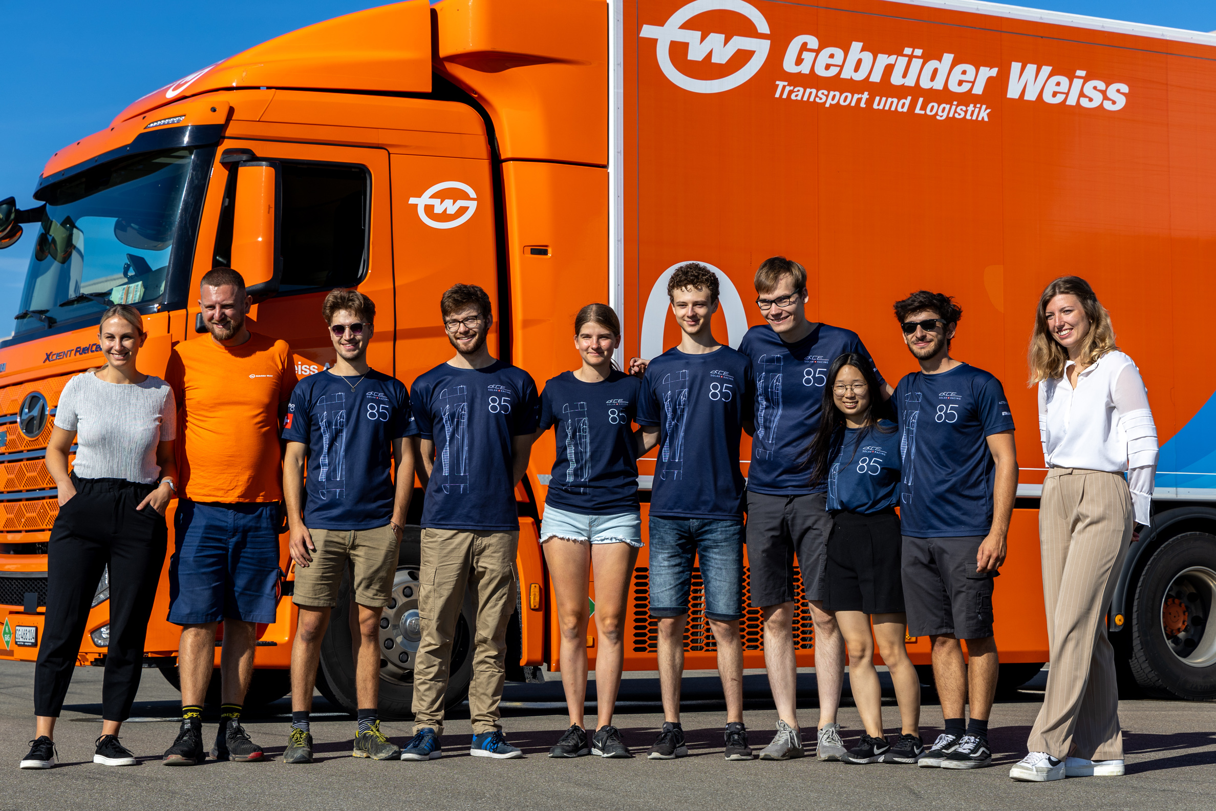 The Gebrüder Weiss team together with the students of ETH Zurich