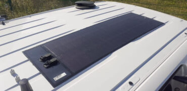 Roof-top solar panel to maintain the auxilary battery