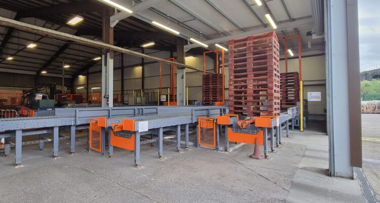 Pallet sorting line