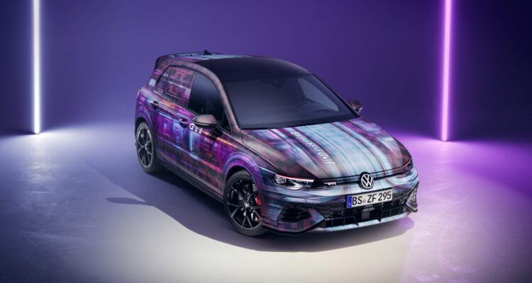 Cerence Chat Pro will be available in the new Golf