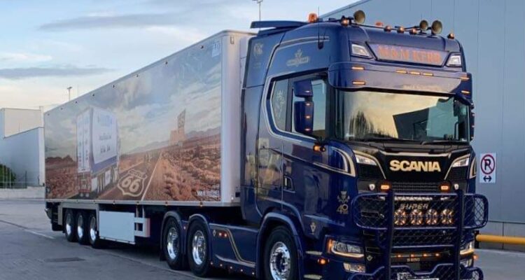 M&M Kerr truck