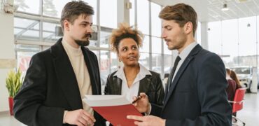 Customers taking out a vehicle leasing agreement
