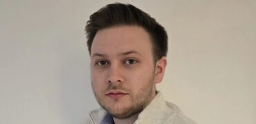 Stanlee Kelly Headshot_Feature