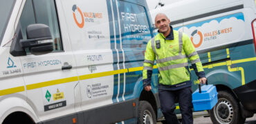 WWU driver Alun Jones on operations with First Hydrogen's FCEV