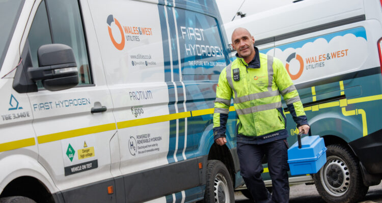 WWU driver Alun Jones on operations with First Hydrogen's FCEV