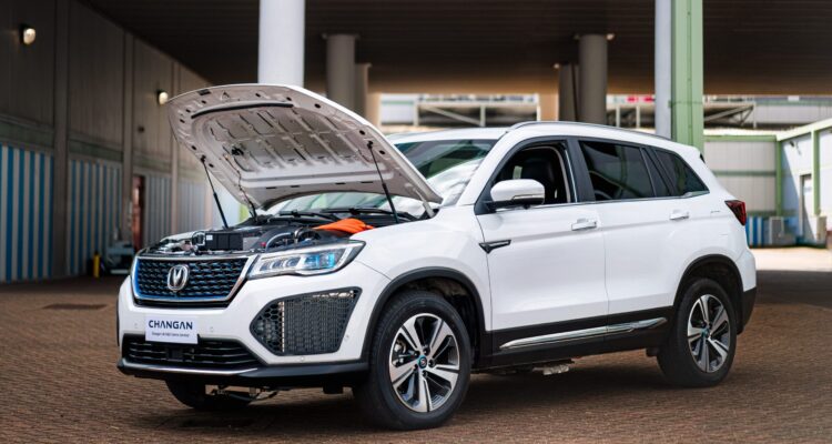 Changan vehicle powered by Intelligent Energy fuel cell