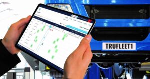 Manager using TruTac's TruFleet application