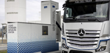 Safe, Fast and Simple: Daimler Truck and Linde Set New Standard for Liquid Hydrogen Refueling Technology