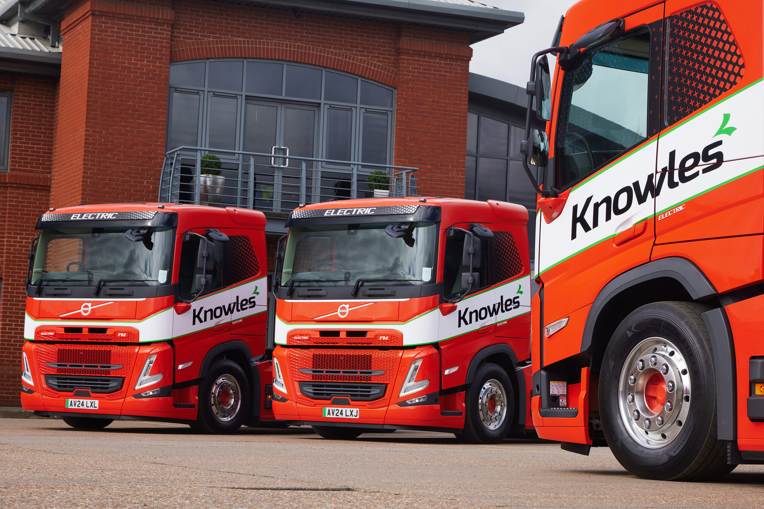 Knowles Logistics deploys electric truck trio on Princes Contract - Vimarsana News