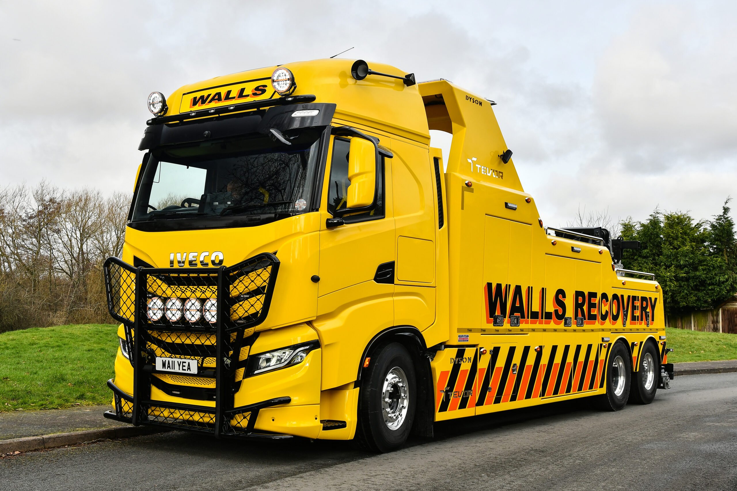 Walls IVECO X-Way recovery vehicle