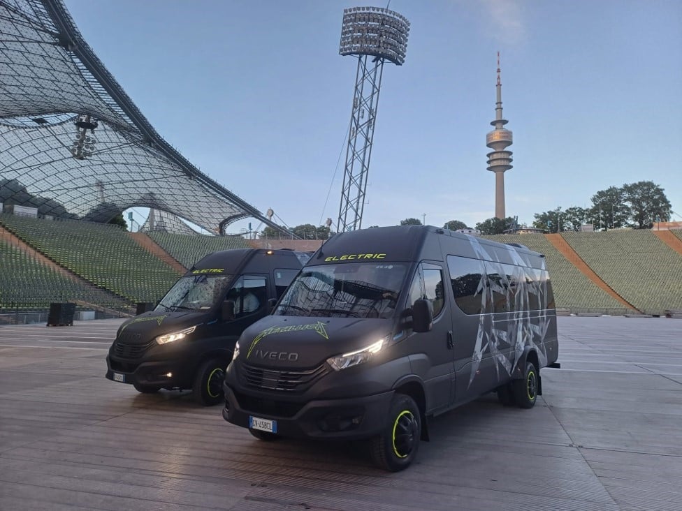 IVECO BUS will provide a shuttle service for the Metallica’s crew during the European leg of the M72 World Tour with sustainable mobility solutions