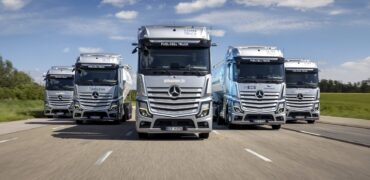 Mercedes-Benz GenH2 Truck: Start of Initial Customer Trials