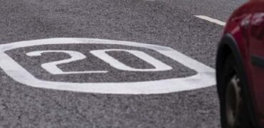 20mph road markings