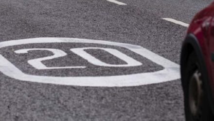 20mph road markings
