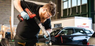 Replacing a windscreen