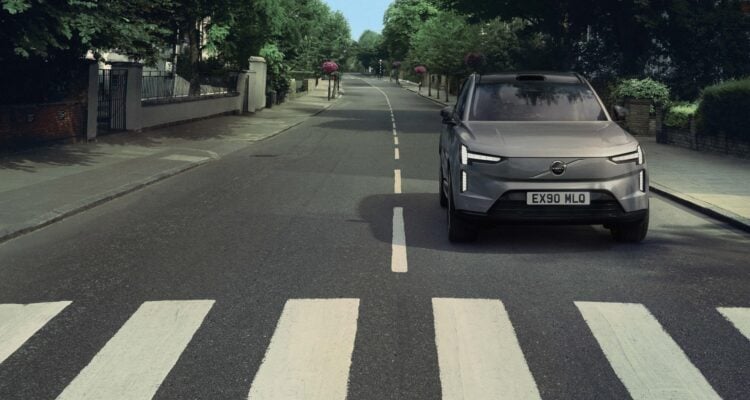 All-Ellectric Volvo EX90 on Abbey Road in London