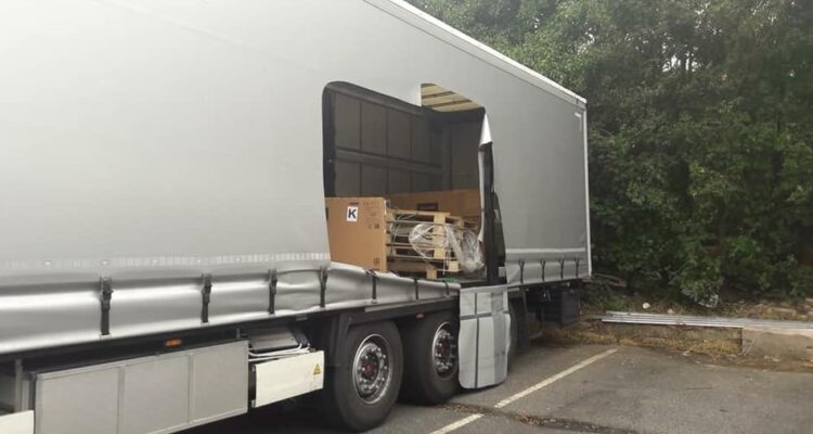 Frieght crime. Curtainsider slashed open by thieves