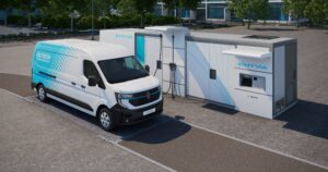 Renault Master H2 at a HYVIA hydrogen supply pump