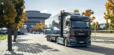 MAN eTGX in Leipzig, vehicle handover from customer Draexlmaier to Porsche