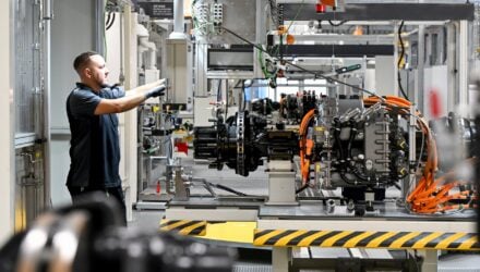 The electric axle undergoing the leak test