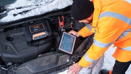 RAC mechanic checking a car battery
