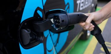 Electric fleet, Charging an electric car at a charge point