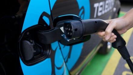 Electric fleet, Charging an electric car at a charge point
