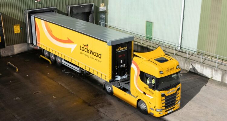 Schmitz Cargobull supplies Lockwood with 50 UK-built trailers
