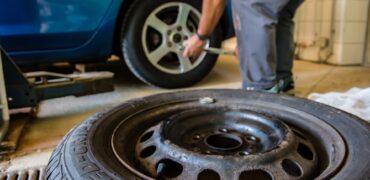 Car having its tyres changed