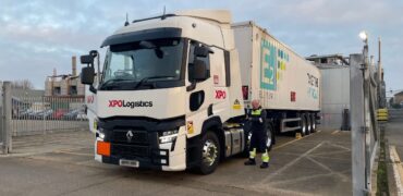First hydrogen tube trailer delivery at MAHLE Powertrain’s Northampton site
