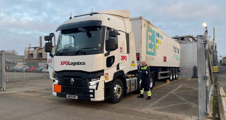 First hydrogen tube trailer delivery at MAHLE Powertrain’s Northampton site
