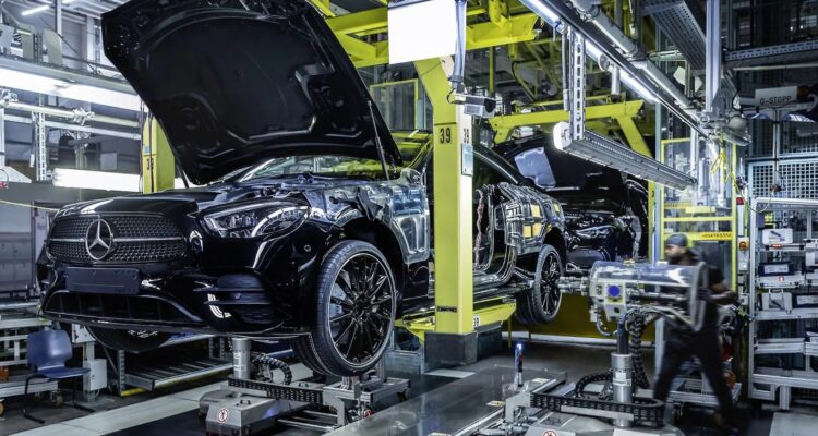 Mercedes-Benz announce strategic cost reductions