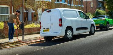Stellantis Pro One and IVECO team up for the supply of two electric IVECO-branded vans
