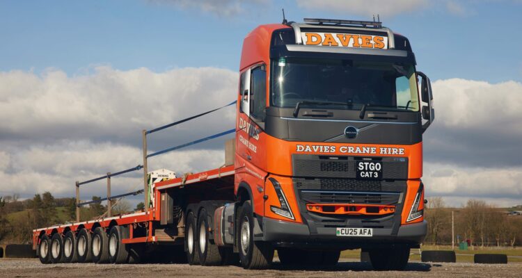 Davies Crane Hire adds huge 150-tonne FH16 780
