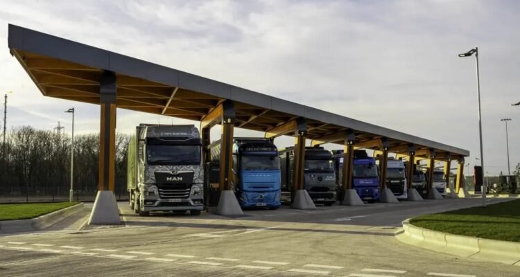 Paua and Milence partner to expand EV charging for HGVs
